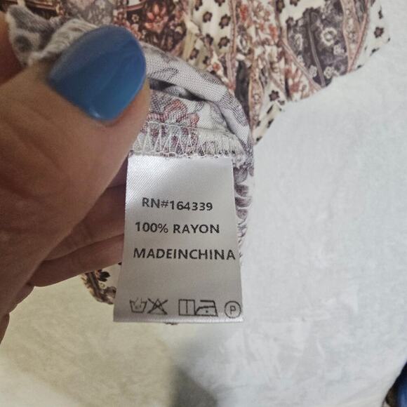 Petal and Pup Boho Sz8 Hippie 70s Vibe blouse w Tassles. Floral. Lace Accents. - Picture 9 of 14